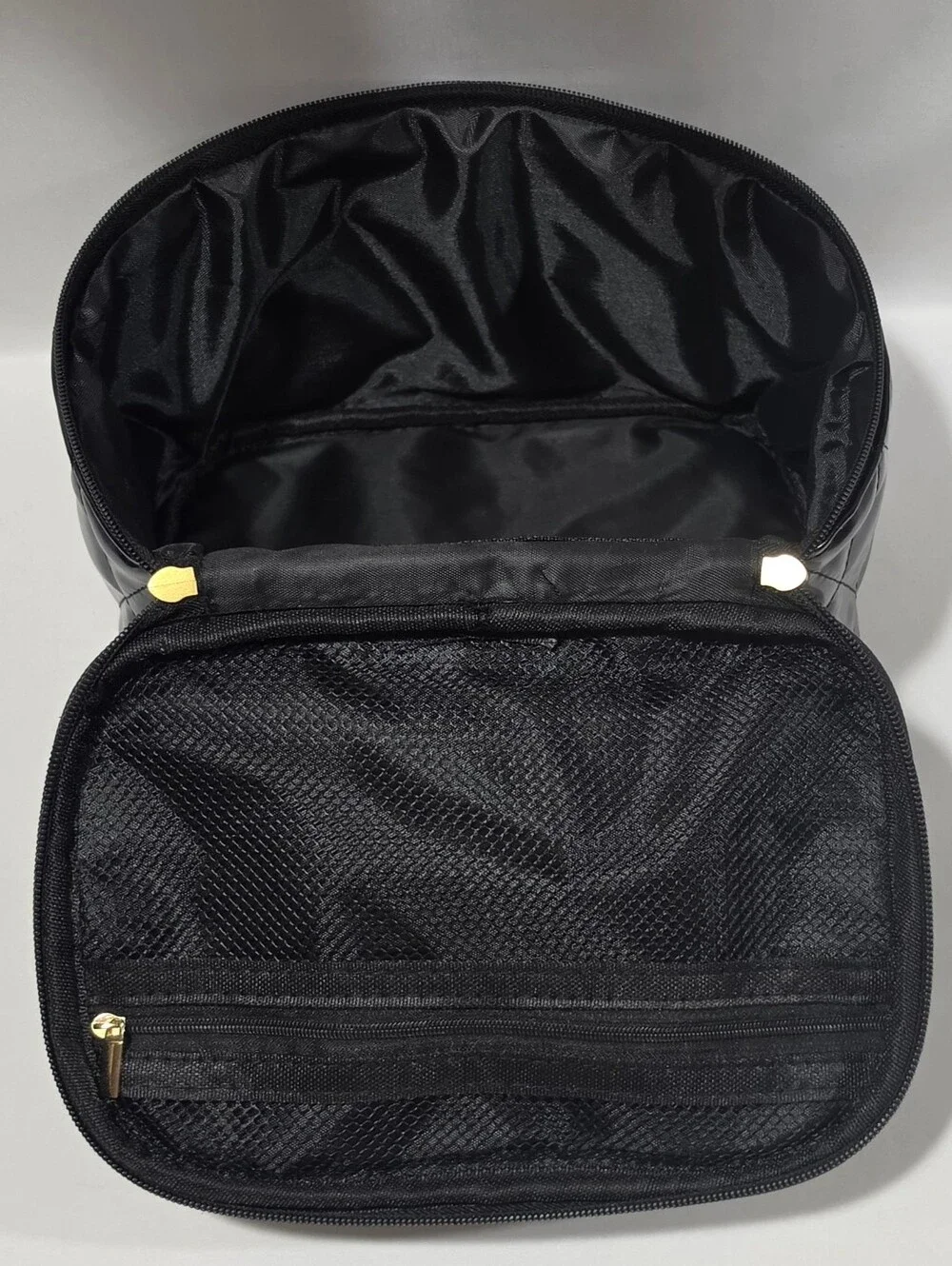 YSL Yves Saint Laurent Quilted Faux Leather Makeup Vanity Case -  Gold Logo